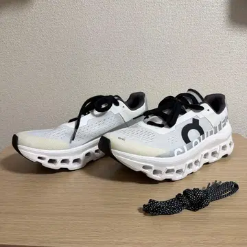 [ 27cm ] 온 클라우드몬스터 화이트