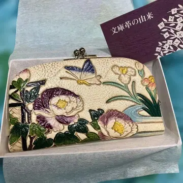 문고카와 꽃과 나비의 지갑