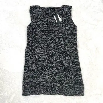 mizuiroind 케이블 짜임 슬리브리스 니트 FREE