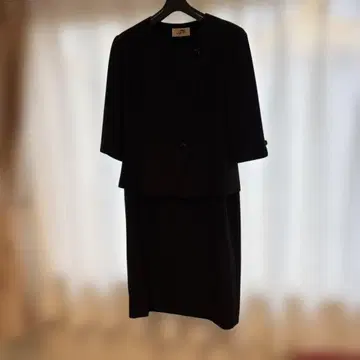 블랙 수트 원피스 수트