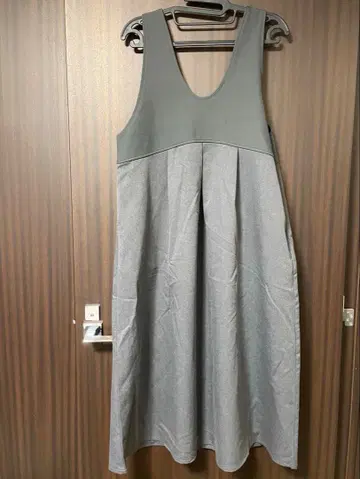 어반 리서치 살로펫 원피스 M 사이즈 차콜