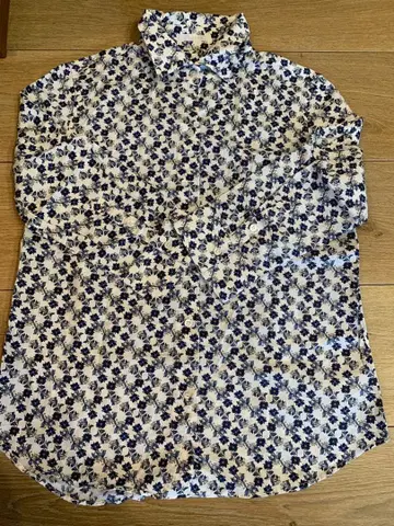 꽃무늬 화이트 x 블루 셔츠 사이즈 40