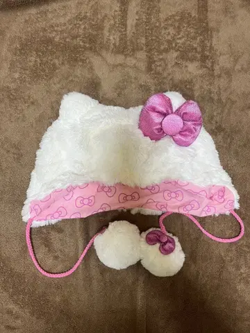 헬로키티 퍼 모자 핑크 리본 포함