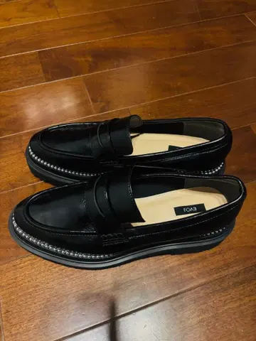 EVOL 스터드 블랙 로퍼 통굽