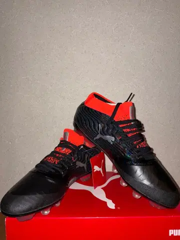 [ 미사용 새상품 ] PUMA ONE 축구 스파이크 25.0cm
