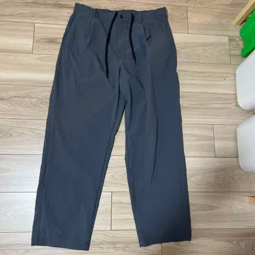 골드윈 One Tuck Tapered Light Pants