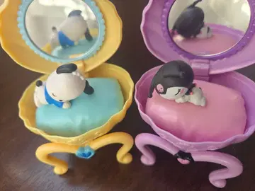 산리오 캐릭터 캡슐 토이 2개 세트