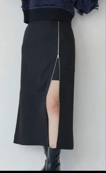 MURUA 롱 스커트 지퍼 슬릿 A라인 스커트 미사용 새상품급