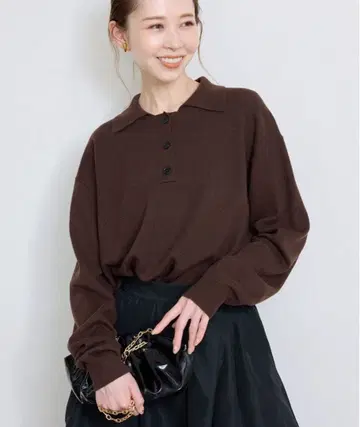 울 혼방 카라 부착 니트 풀오버