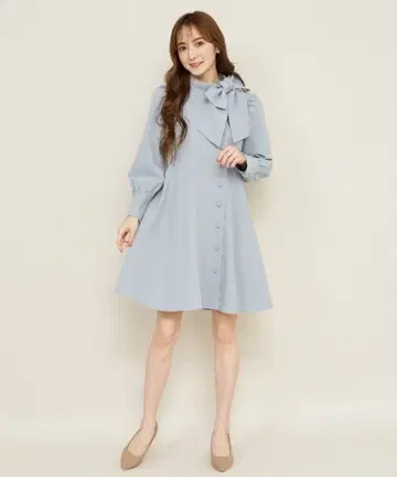 윌 셀렉션 리본 롤 칼라 원피스