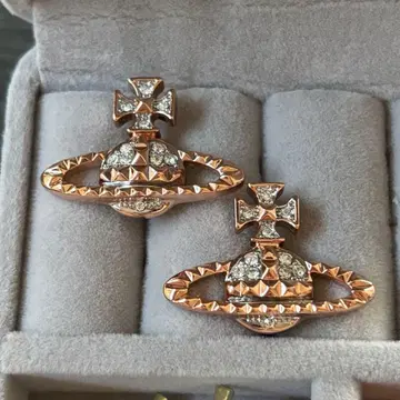 비비안 웨스트우드 양쪽 귀걸이