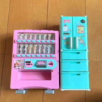 리카짱 인형 냉장고, 자동판매기 2세트