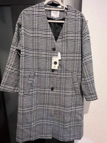 체크 무늬 롱 코트 블랙 화이트