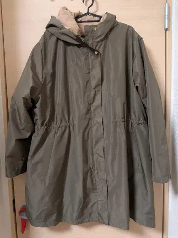 올리브 그린 코트 라이너 탈부착 가능 새상품급