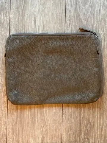 새상품급 [유나이티드 애로우즈] 가죽 클러치백