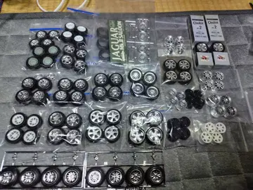 1/24용 휠과 타이어 세트