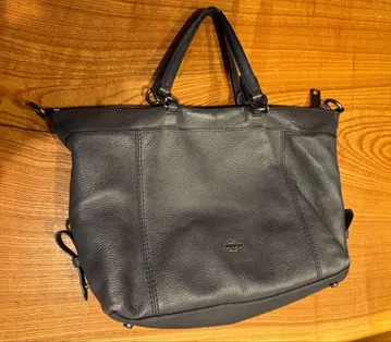 다크 블루 가죽 숄더백