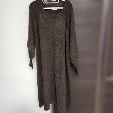 브라운 계열 니트 롱 원피스 벌룬 소매