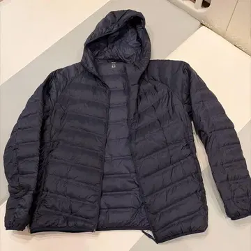 UNIQLO 네이비 울트라 라이트 다운 자켓