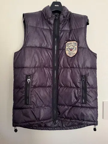 AJ 아르마니진 다운 베스트 네이비 M 사이즈