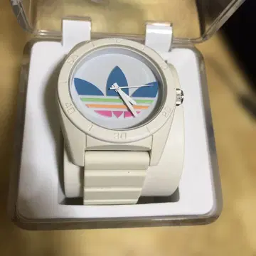 adidas 오리지널스 화이트 시계