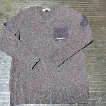 AVIREX Belle 포켓 부착 긴팔 니트 브라운