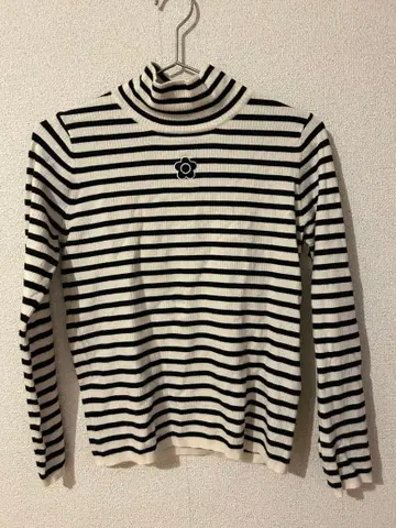 마리쿠아 터틀넥 니트