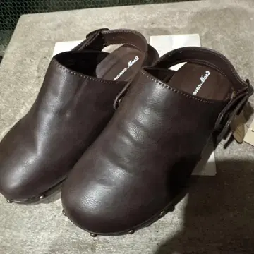 미사용 새상품 택 포함 사만사 모스모스 사보 샌들