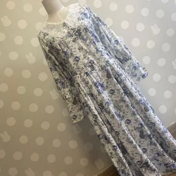 엑시즈팜 음악과 장미 패턴 드레스풍 원피스