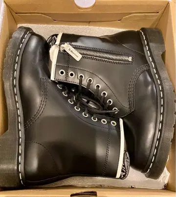 새상품급 닥터마틴 부츠 24.5cm ~ 25cm