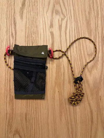 [ 새상품급 ] 클라터뮤젠 알기어 란야드 포켓 올리브