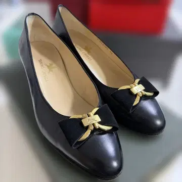 TANINO CRISCI 블랙 가죽 펌프스