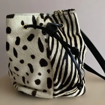 제브라와 레오파드 퍼 백