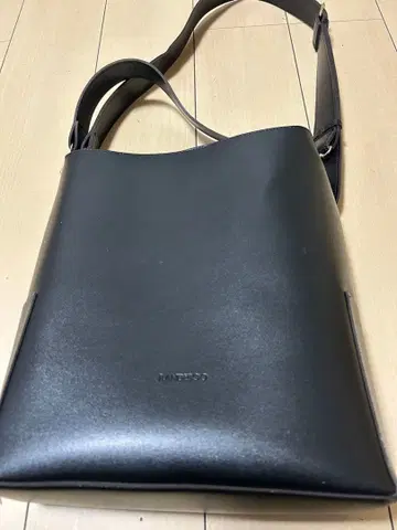 블랙 숄더백 RANDEBOO