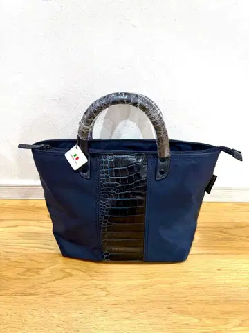 네이비 토트백 크로커다일풍