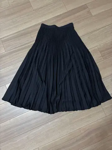 케티 블랙 라메 플리츠 스커트 M