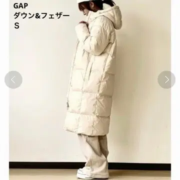 따뜻한 GAP 후드 부착 롱 다운 코트 로고 와펜 아이보리 S