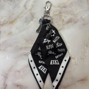 MAZZEL ROOM 마제베야 키링