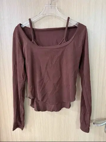 [ 특가품 ] 브라운 오프숄더 긴팔 상의