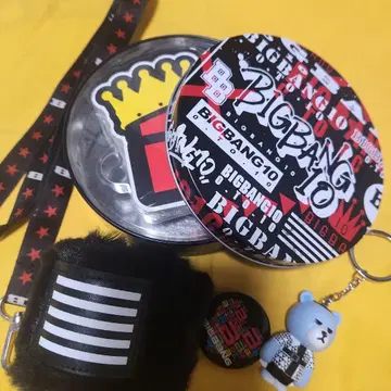 BIGBANG 카드놀이 키링, 스트랩, 캔 배지, 리스트 밴드