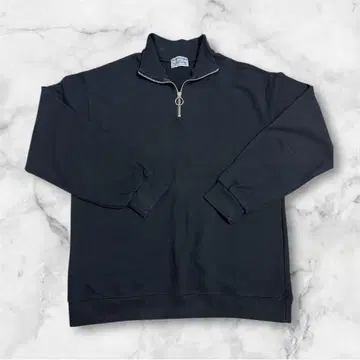 하프 지퍼 맨투맨 블랙