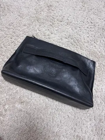 [새상품급] 일비종떼 IL BISONTE 블랙 가죽 클러치백