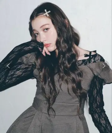 REDYAZEL 로즈 브로치 레이스 상의 블랙