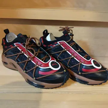 푸마x원피스 스니커즈 사이즈 28cm