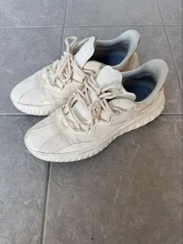 EROGRAN 화이트 스니커즈