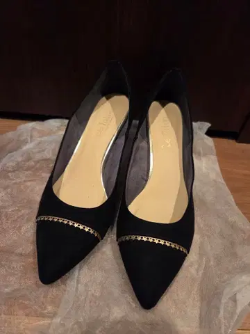 르 탈롱 블랙 스틸레토 하이힐