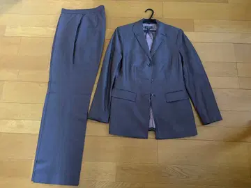 보라색 정장 세트 자켓과 팬츠
