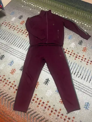 사우스 투 웨스트 에이트 트레이닝복 셋업