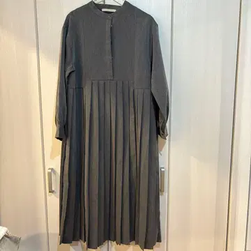 LADY LUCK LUCA 플리츠 드레스 다크 그레이