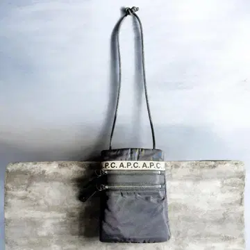 A.P.C. 넥 파우치, 숄더백